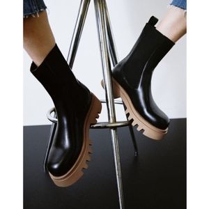 ZARA Black Leather Tan Chunky Lug Sole Pull-On Boots Women’s Size 39